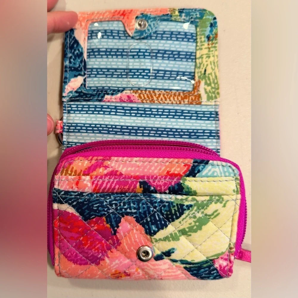 Vera Bradley | RFID compact bifold wallet Superbloom pattern